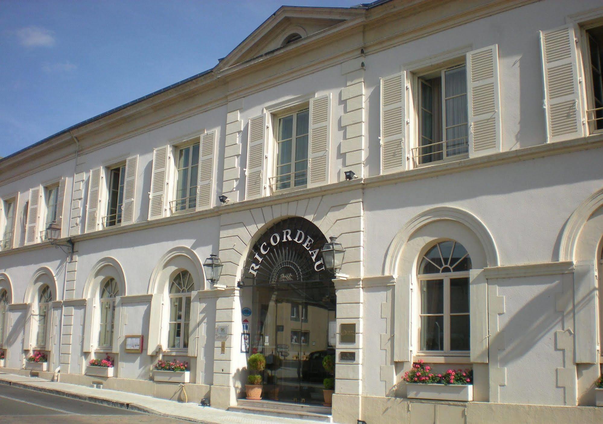 Hôtel-Restaurant Ricordeau Loué Exterior foto